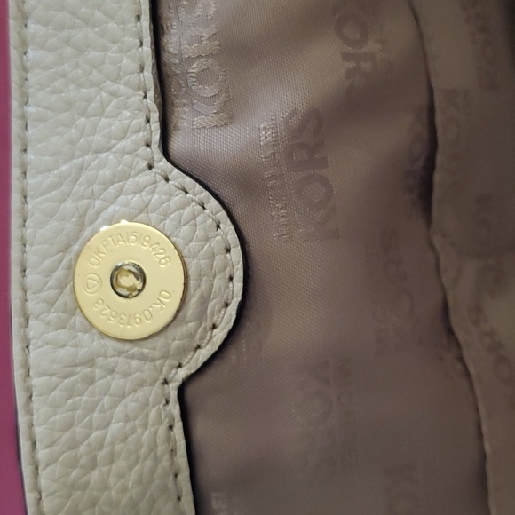 BNWT:  MICHAEL KORS LEATHER BAG - Picture 15 of 16